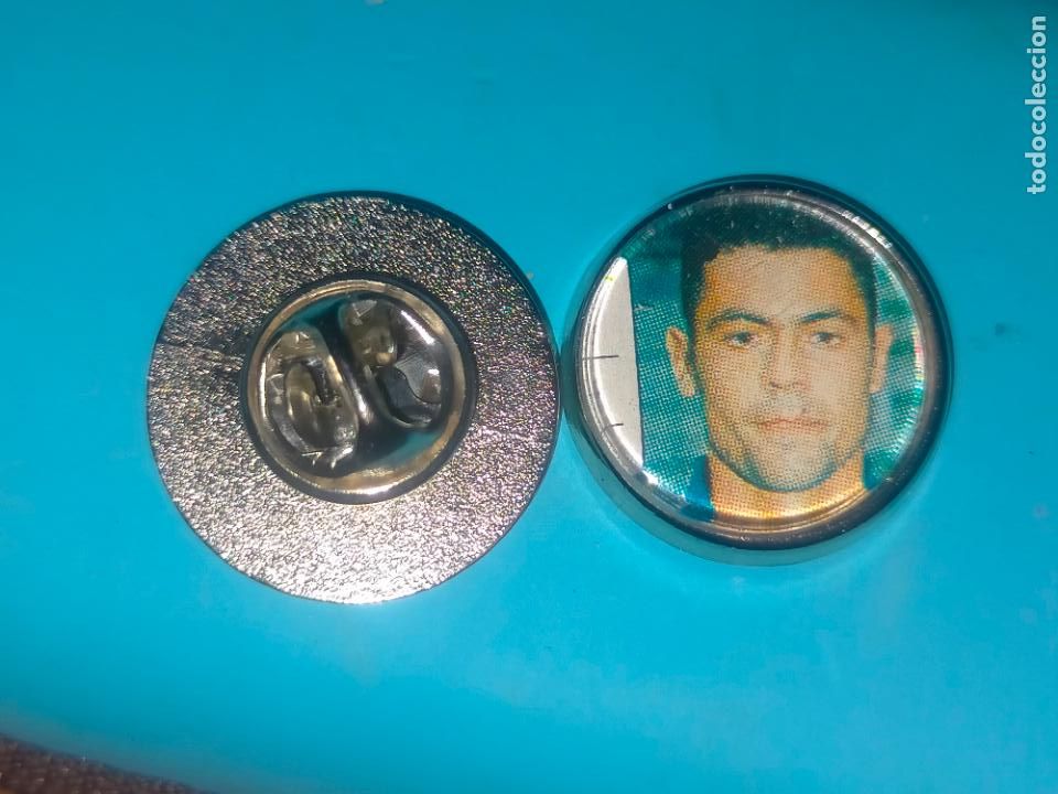 Collection pins: pin redondo metal - FUTBOL club deportivo Alav&eacute;s jugador plantilla