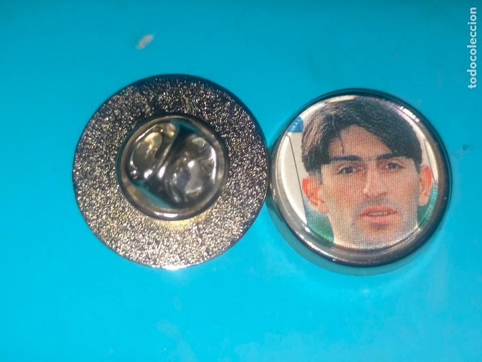 Collection pins: pin redondo metal - FUTBOL club deportivo Alav&eacute;s jugador plantilla