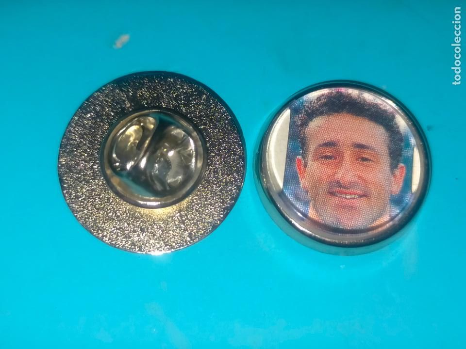 Sammlung von Pins: pin redondo metal - FUTBOL club deportivo Alav&eacute;s jugador plantilla