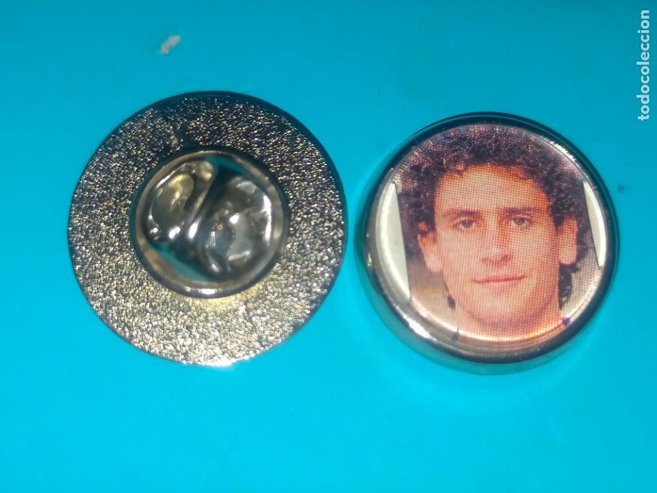 Collection pins: pin redondo metal - FUTBOL club deportivo Alav&eacute;s jugador plantilla
