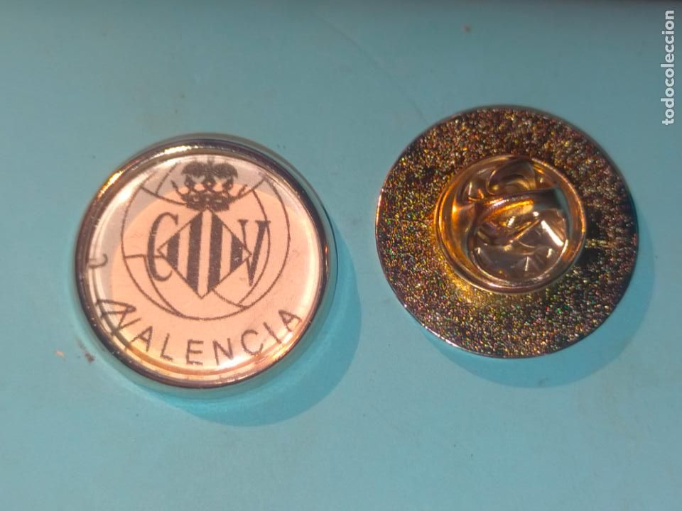 Collection pins: pin redondo metal - FUTBOL , CLUB . VALENCIA