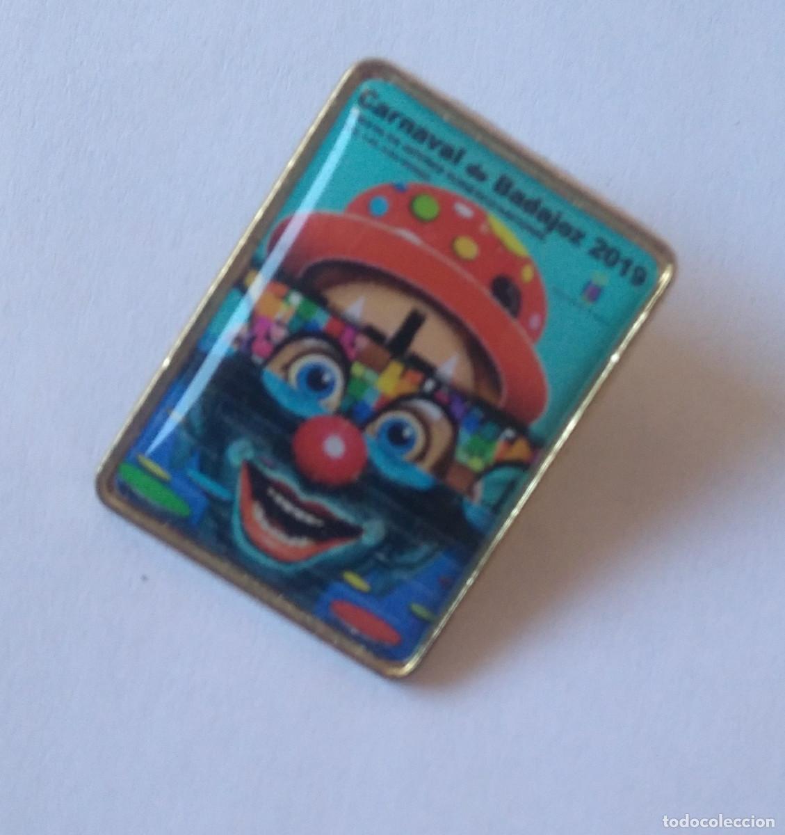 Pins de colecci&oacute;n: pin carnaval badajoz carnavales 2019 insignia extremadura fiestas payaso clown payasete