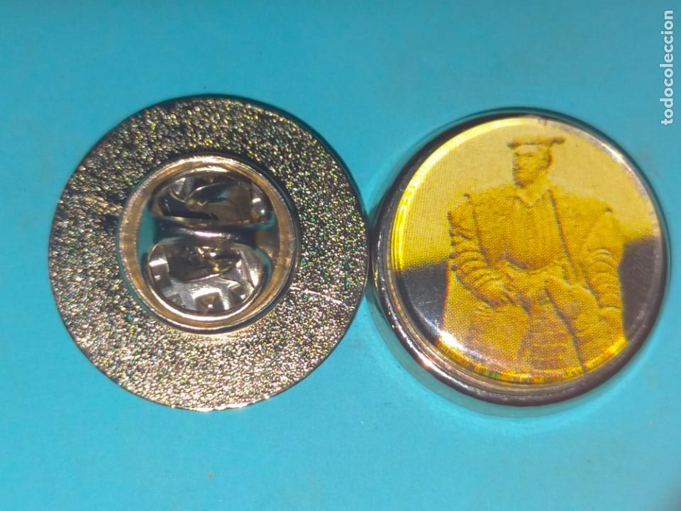 Pin's de collection: PIN REDONDO imagen de moneda conmemorativa descubrimiento Am&eacute;rica Crist&oacute;bal Col&oacute;n quinto centenario