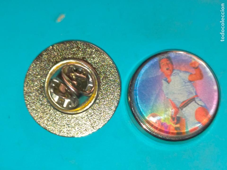 Pin's de collection: PIN REDONDO - MUSICA CINE ELVIS PRESLEY