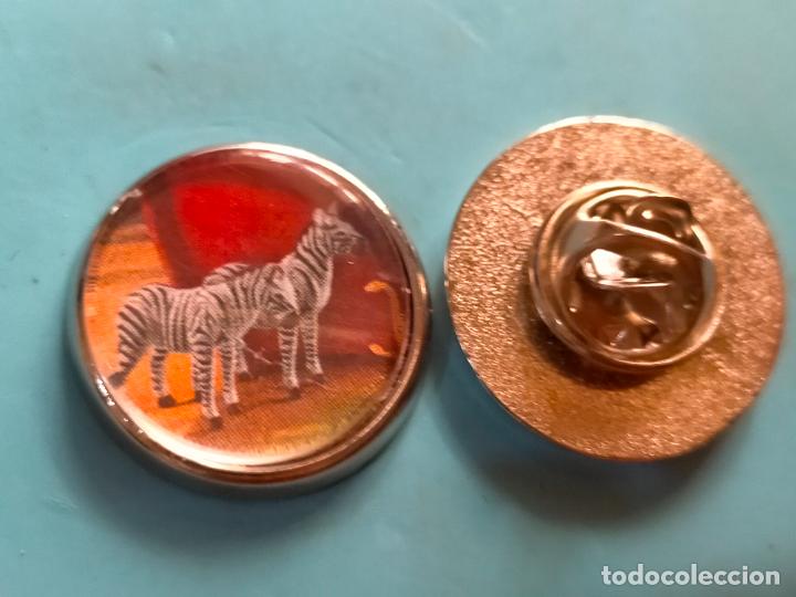Pin's de collection: PIN REDONDO METAL - JUGUETES PLAYMOBIL