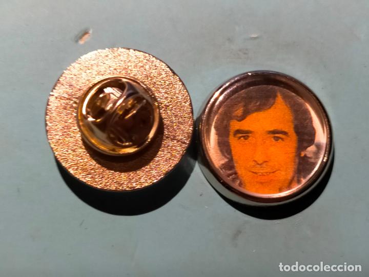 Pins de colecci&oacute;n: pin redondo metal - musica cantante grupo - JOAN MANUEL SERRAT