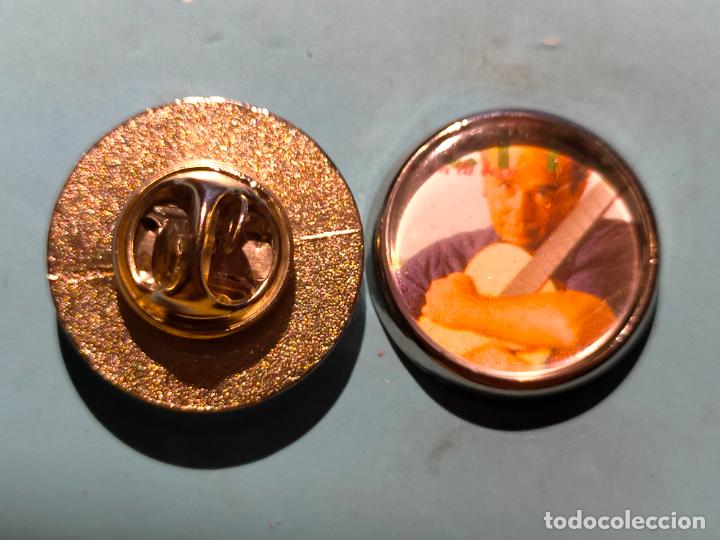 Pins de colecci&oacute;n: pin redondo metal - musica cantante grupo - JOAN MANUEL SERRAT