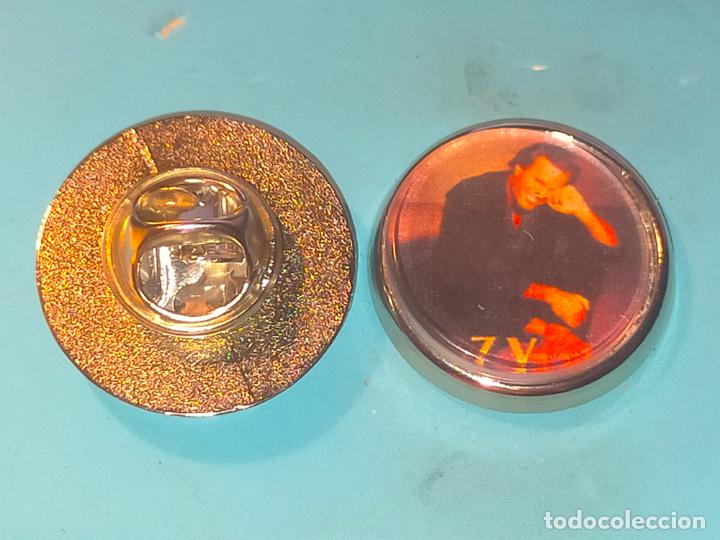 Pins de colecci&oacute;n: pin redondo metal - musica cantante grupo - JULIO IGLESIAS