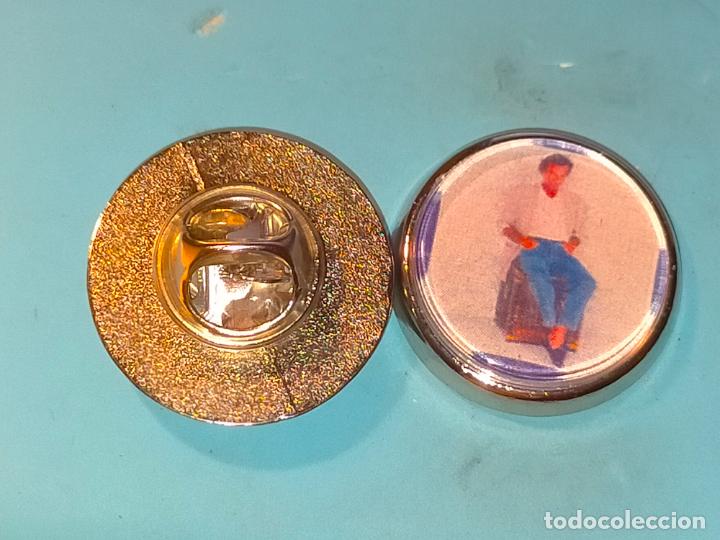 Pins de colecci&oacute;n: pin redondo metal - musica cantante grupo - JULIO IGLESIAS