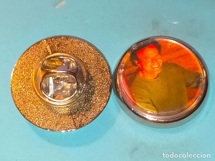 Pins de colecci&oacute;n: pin redondo metal - musica cantante grupo - JULIO IGLESIAS