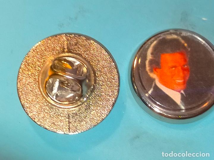 Pins de colecci&oacute;n: pin redondo metal - musica cantante grupo - JULIO IGLESIAS