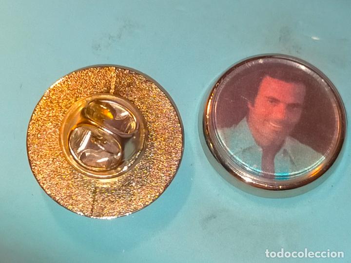 Pins de colecci&oacute;n: pin redondo metal - musica cantante grupo - JULIO IGLESIAS