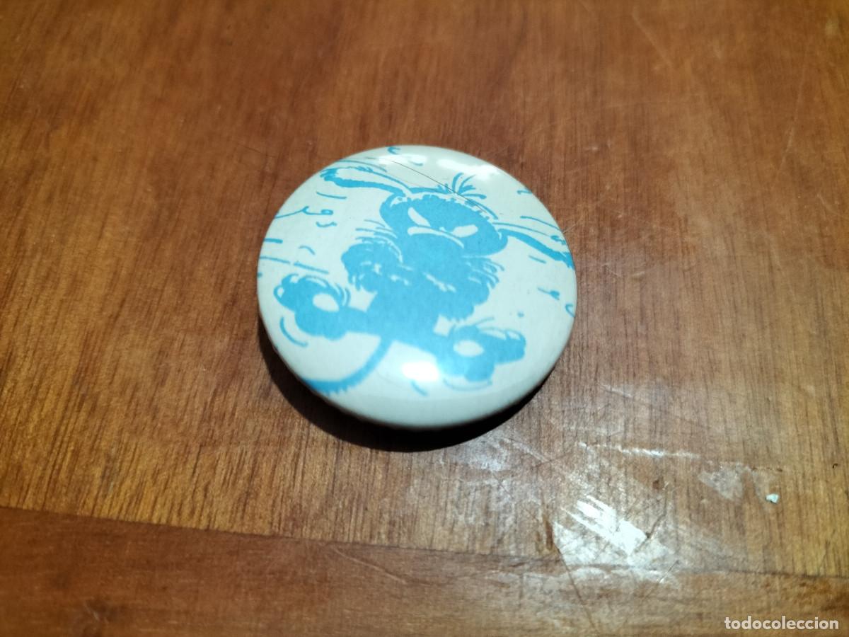 Sammlung von Pins: SPIROU & FANTASIO. CHAPA. PIN. 0,31 MM. DETR&Aacute;S MET&Aacute;LICA. SIN USO. DIFICIL