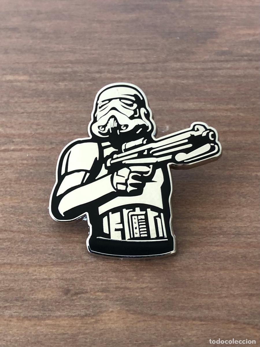 Sammlung von Pins: PIN METALICO ESMALTADO STORMTROOPER STAR WARS GUERRA DE LAS GALAXIAS NUEVO SIN USO