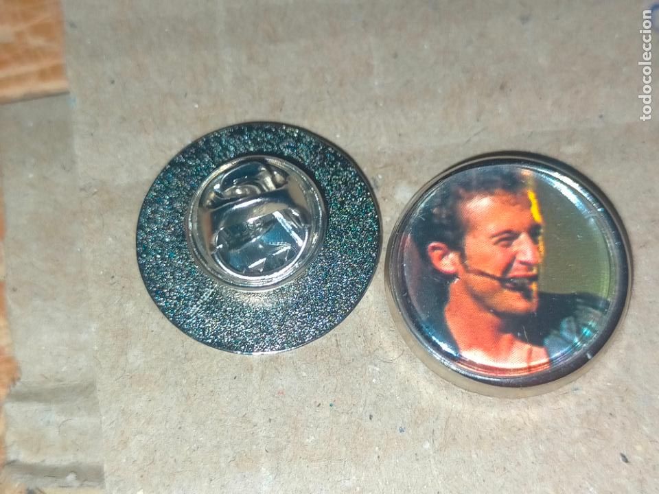 Pins de colecci&oacute;n: pin redondo metal - musica cantante grupo - guns and roses
