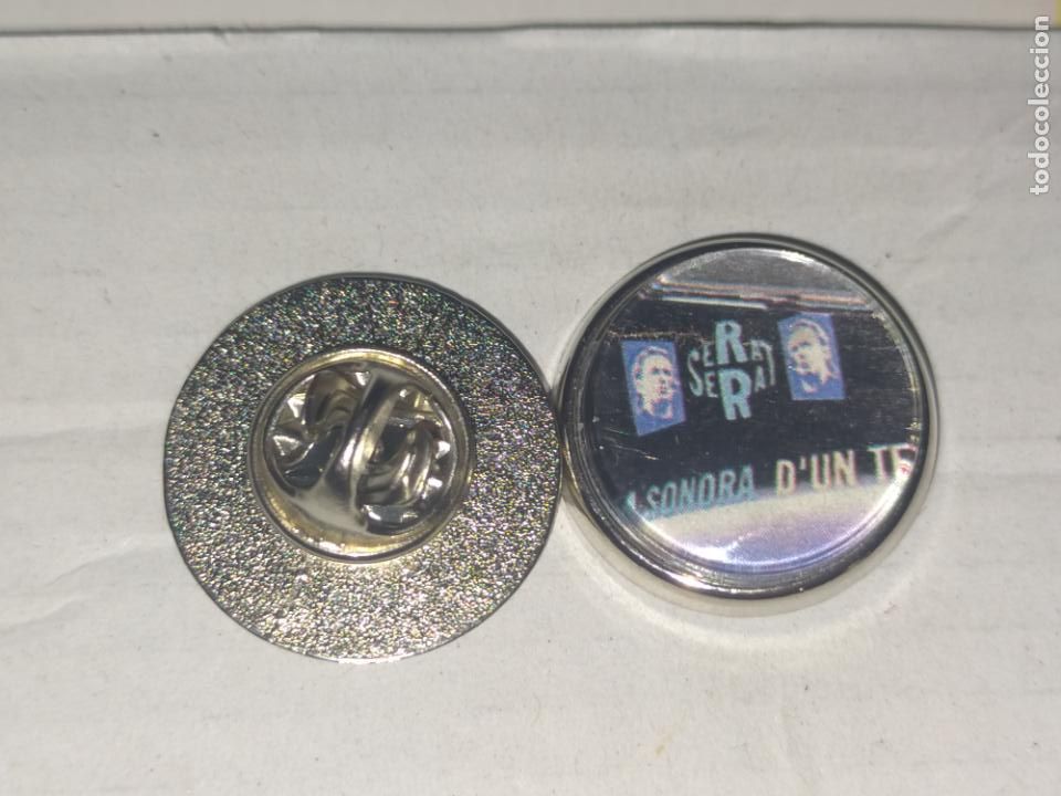 Pins de colecci&oacute;n: pin redondo metal - m&uacute;sica cantante grupo JOAN MANUEL SERRAT