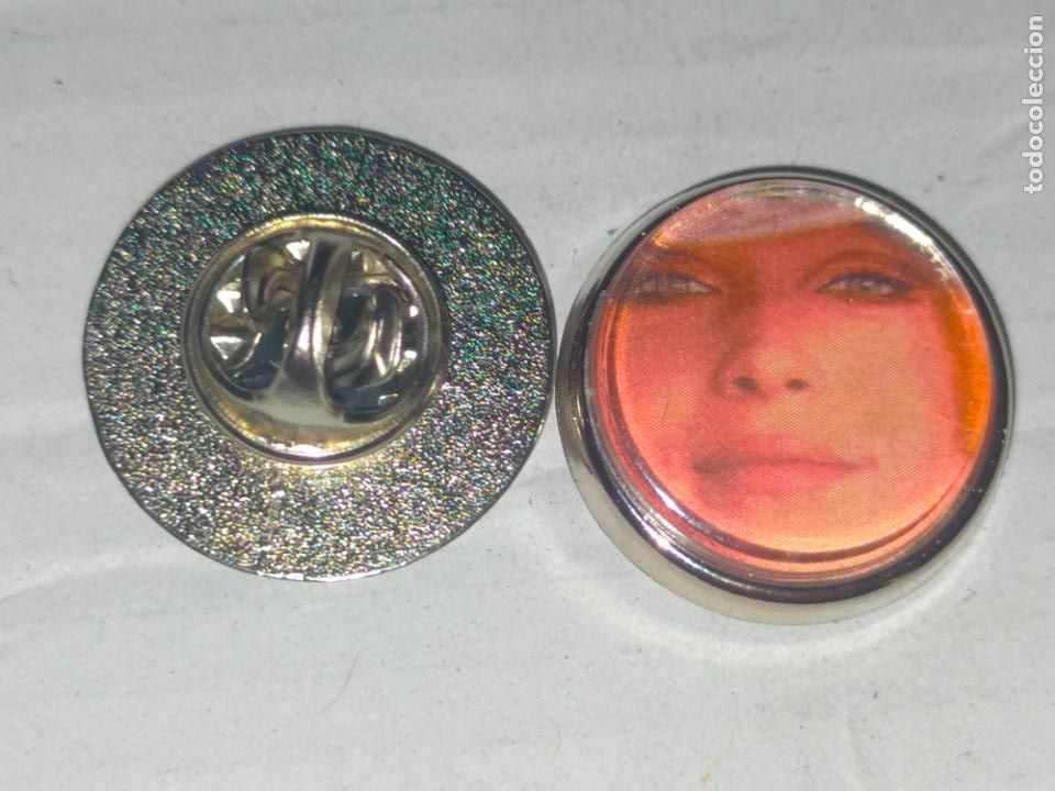 Pins de colecci&oacute;n: pin redondo metal - m&uacute;sica cantante grupo CINE PEPA FLORES MARISOL