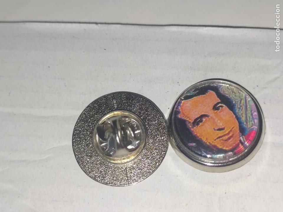 Pins de colecci&oacute;n: pin redondo metal - m&uacute;sica cantante grupo Jos&eacute; Luis Perales