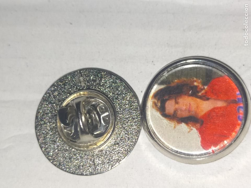 Collection pins: pin redondo metal - m&uacute;sica cantante grupo - MANUEL CARRASCO