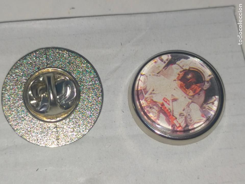 Pins de colecci&oacute;n: pin redondo metal - el astronauta armstrong