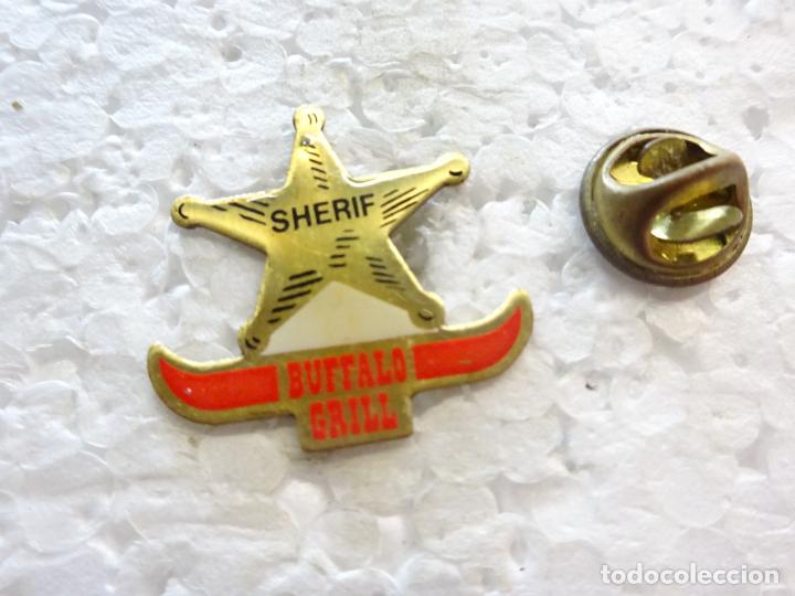 Pins de colecci&oacute;n: PIN SHERIFF BUFFALO GRILL - Foto 1