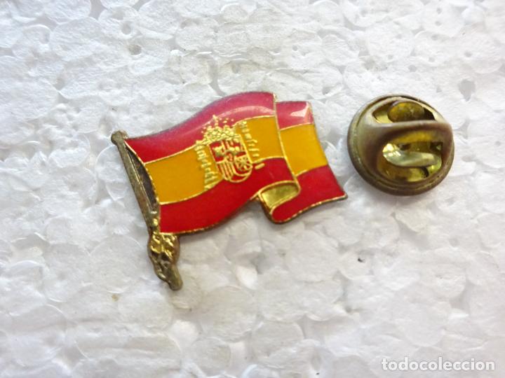 Pin's de collection: PIN DE TURISMO. BANDERA DE ESPA&Ntilde;A