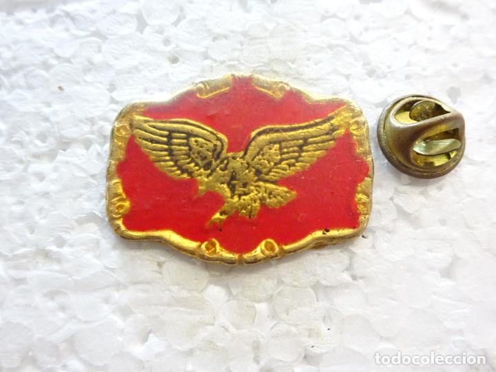 Pins de colecci&oacute;n: PIN TIPO HEBILLA VAQUERO JEANS. &Aacute;GUILA EN VUELO