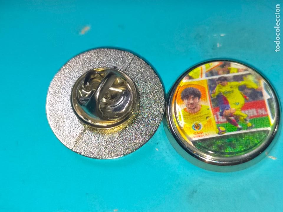 Collection pins: PIN REDONDO METAL - FUTBOL club jugador equipo de la liga 2009 2010 09 10 el de la foto