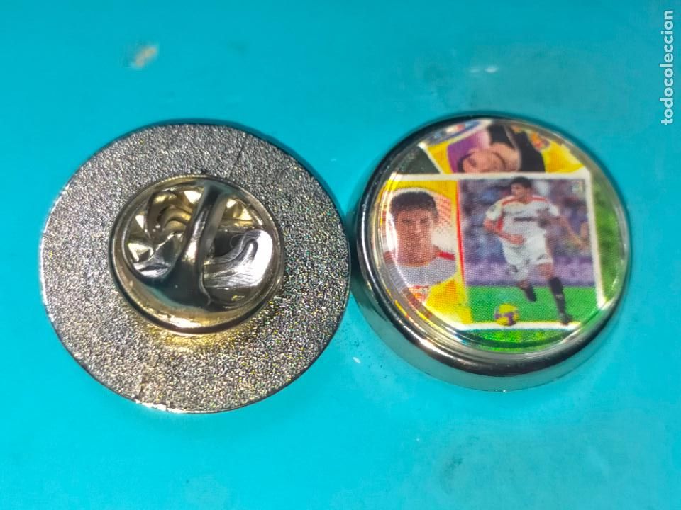 Pin's de collection: PIN REDONDO METAL - FUTBOL club jugador equipo de la liga 2009 2010 09 10 el de la foto