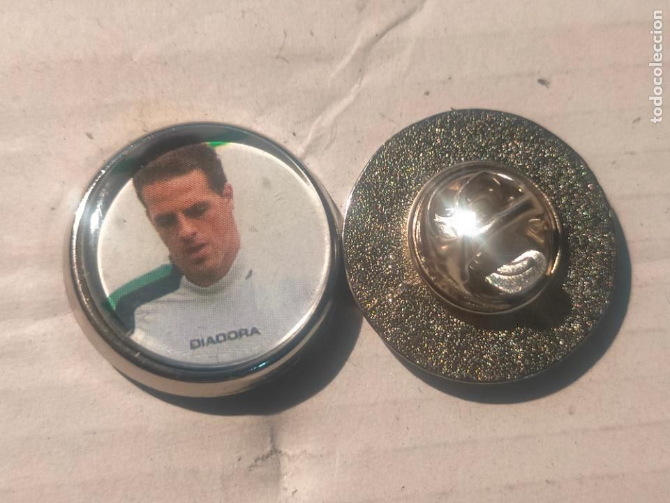 Pin's de collection: PIN REDONDO METAL - FUTBOL club F&uacute;tbol Real Racing Club de Santander jugador