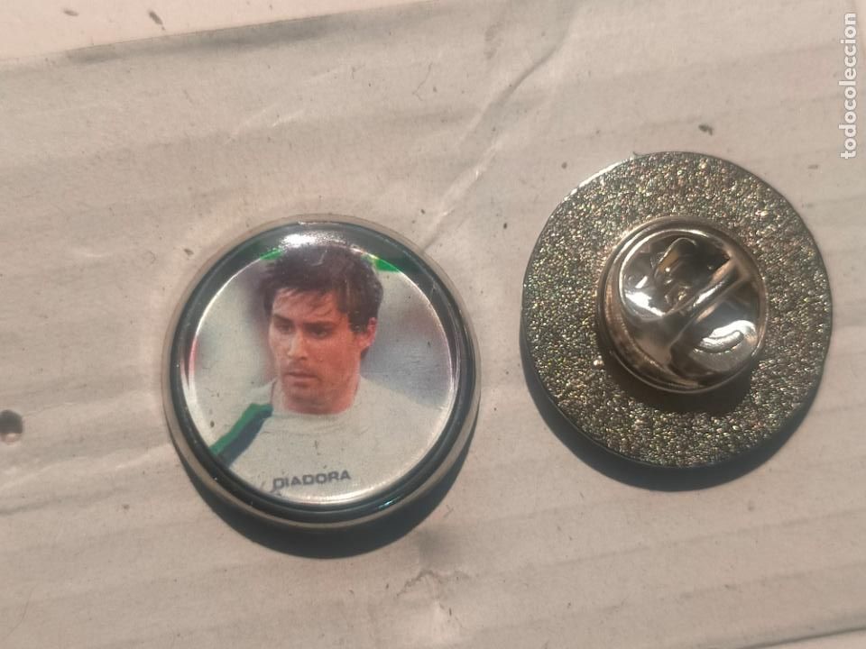 Collection pins: PIN REDONDO METAL - FUTBOL club F&uacute;tbol Real Racing Club de Santander jugador