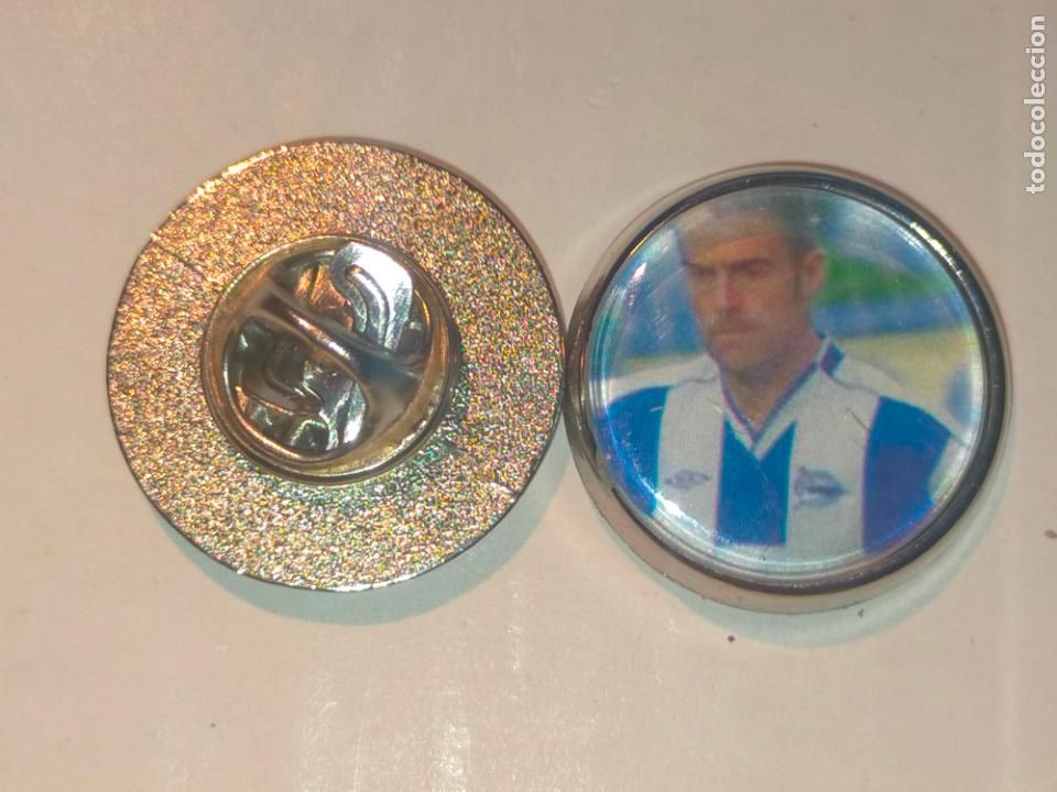 Collection pins: PIN REDONDO METAL - FUTBOL CLUB DEPORTIVO ALAV&Eacute;S JUGADOR PLANTILLA