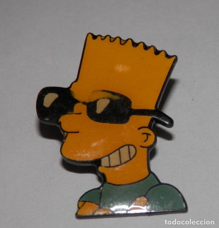 Pins de colecci&oacute;n: UN PIN DE LA SERIE LOS SIMPSONS
