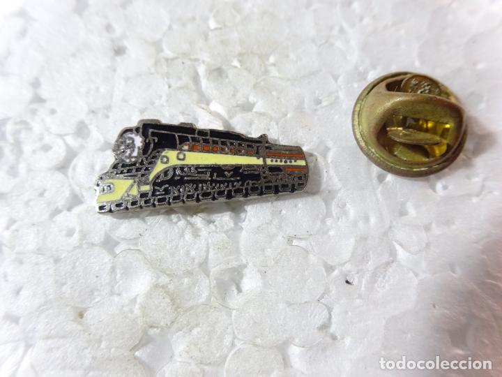Pins de colecci&oacute;n: PIN DE TRENES FERROCARRILES. ANTIGUA LOCOMOTRA VAPOR