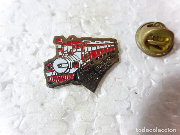 Pin's de collection: PIN DE TRENES FERROCARRILES. TRENECITO BUS TUR&Iacute;STICO SARL LEVEBVRE LE CATEAU
