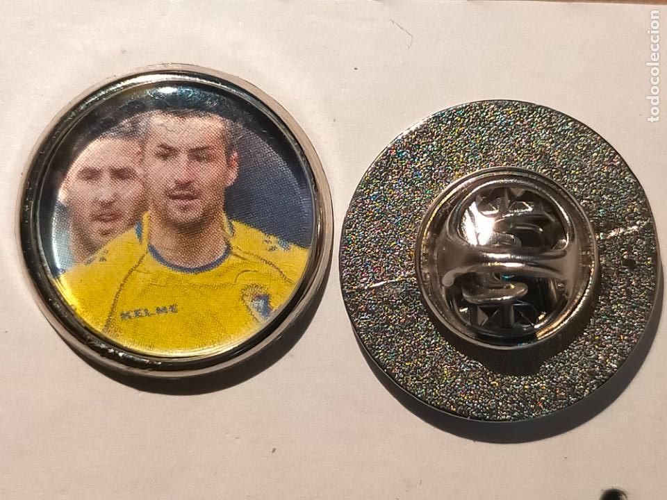 Collection pins: PIN REDONDO METAL - FUTBOL EQUIPO CADIZ CLUB DE FUTBOL JUGADOR PLANTILLA ALINEACION