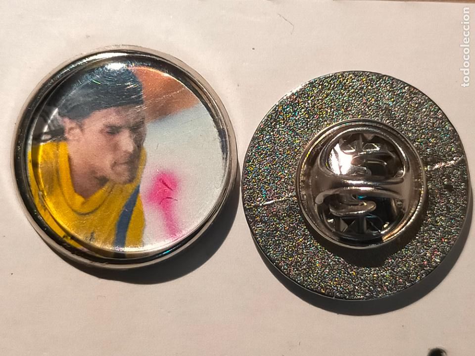 Collection pins: PIN REDONDO METAL - FUTBOL EQUIPO CADIZ CLUB DE FUTBOL JUGADOR PLANTILLA ALINEACION