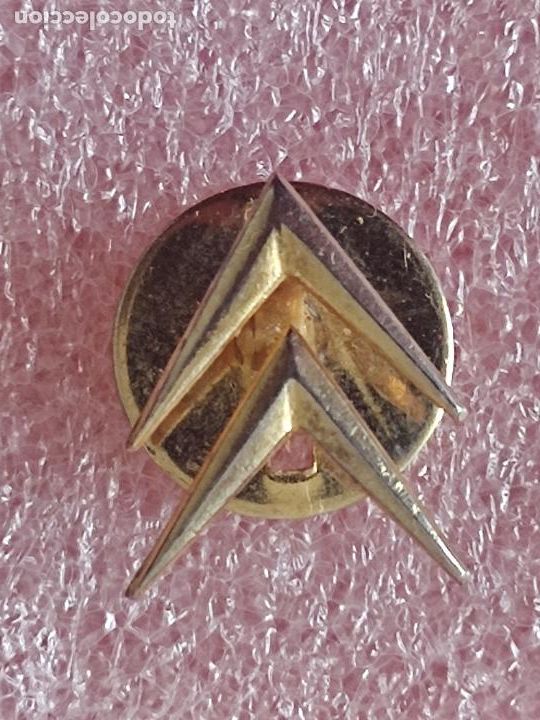 Pins de colecci&oacute;n: CITROEN INSIGNIA DORSO OJAL 1,5 CMS ALTO COCHE METAL DORADO