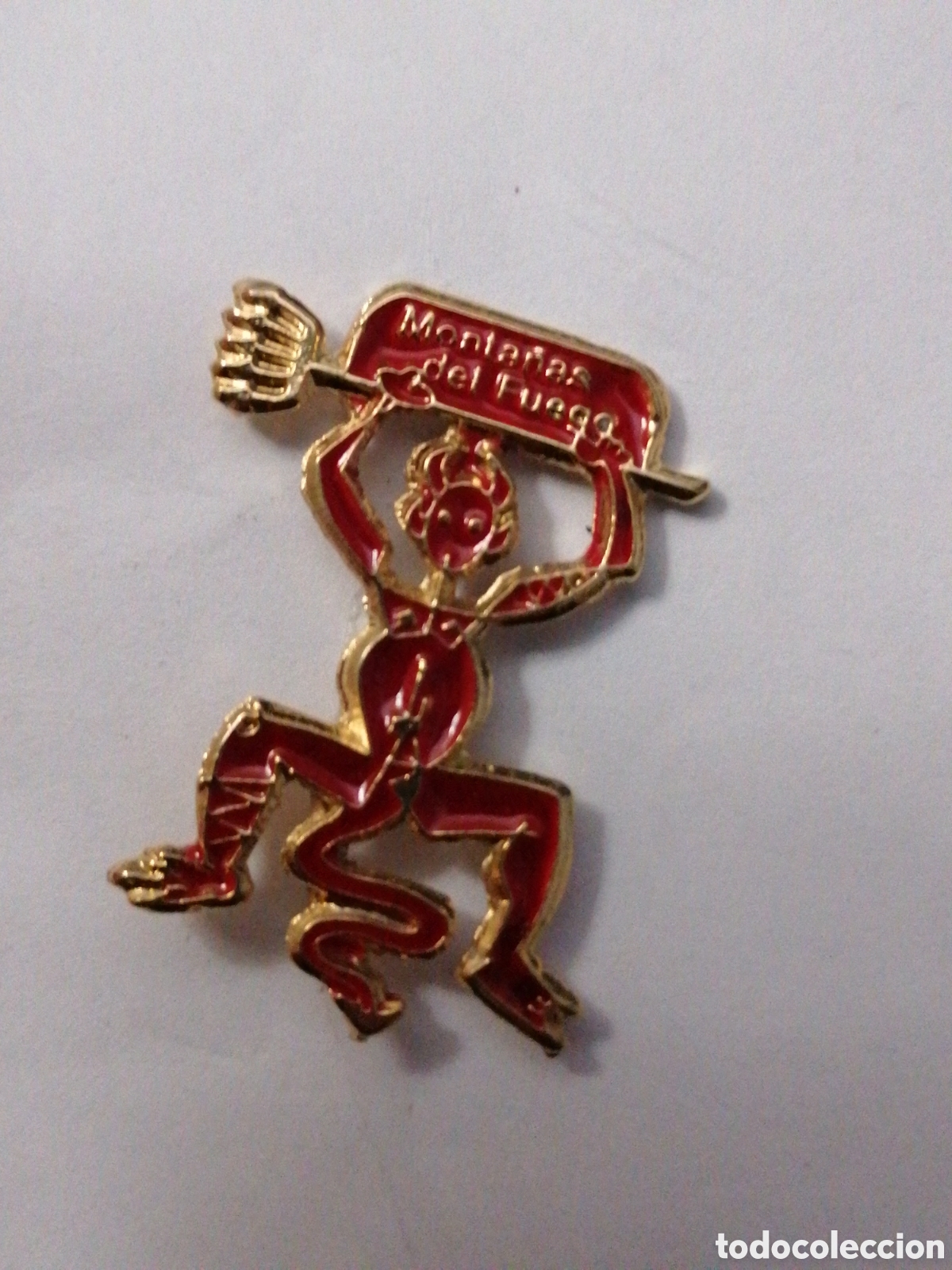 Collection pins: Pin diablo s&iacute;mbolo de Lanzarote monta&ntilde;a y fuego demonio