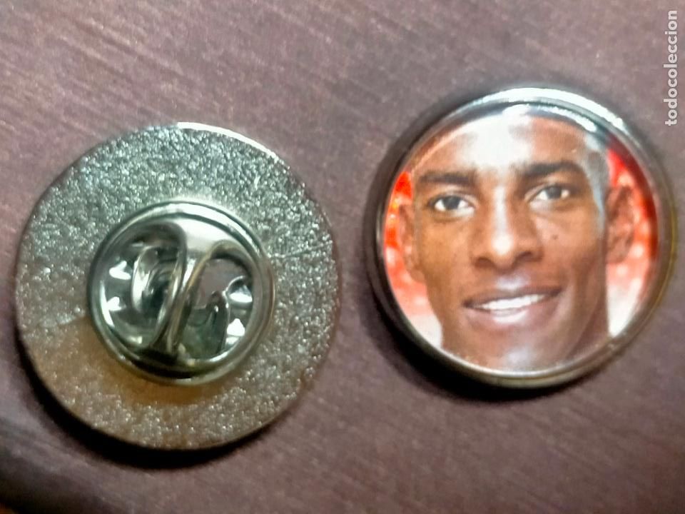 Pins de colecci&oacute;n: pin redondo metal - f&uacute;tbol equipo club Atl&eacute;tico de Madrid