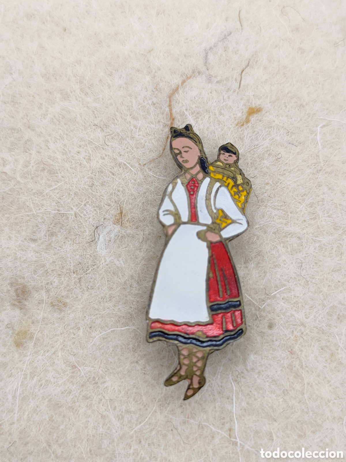 Pins de colecci&oacute;n: Ins&iacute;gnia traje regional