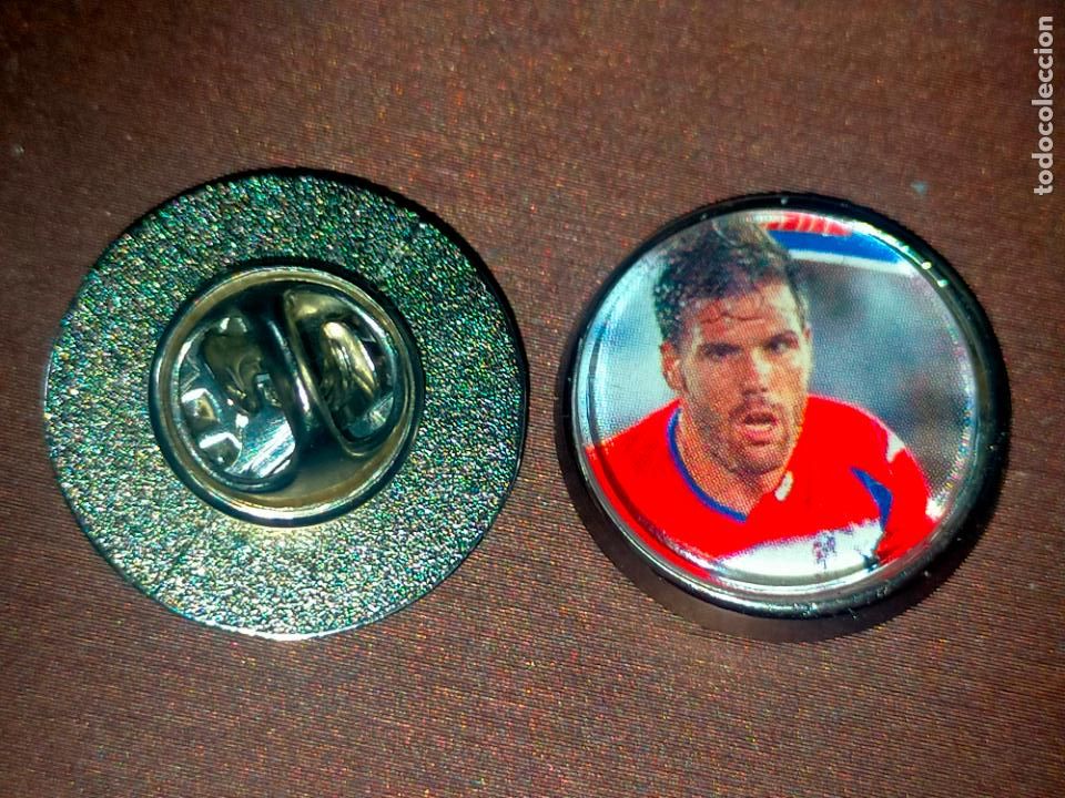 Pins e Spille di collezione: pin redondo metal - f&uacute;tbol equipo club Granada club de futbol