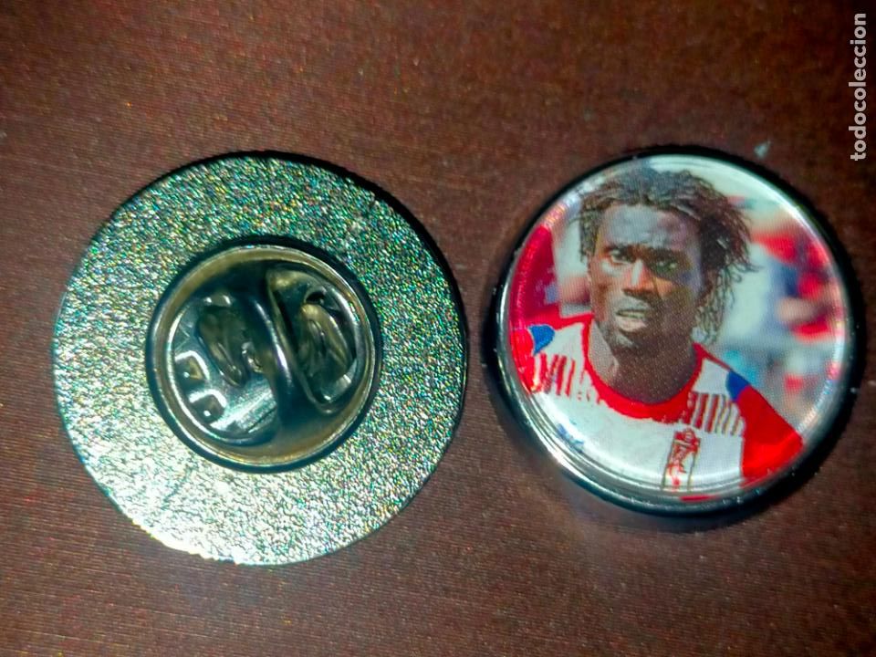 Pins e Spille di collezione: pin redondo metal - f&uacute;tbol equipo club Granada club de futbol