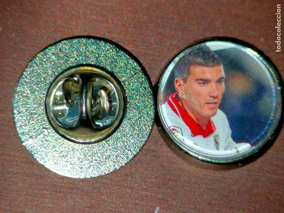 Collection pins: pin redondo metal - f&uacute;tbol equipo club real Sevilla f&uacute;tbol club