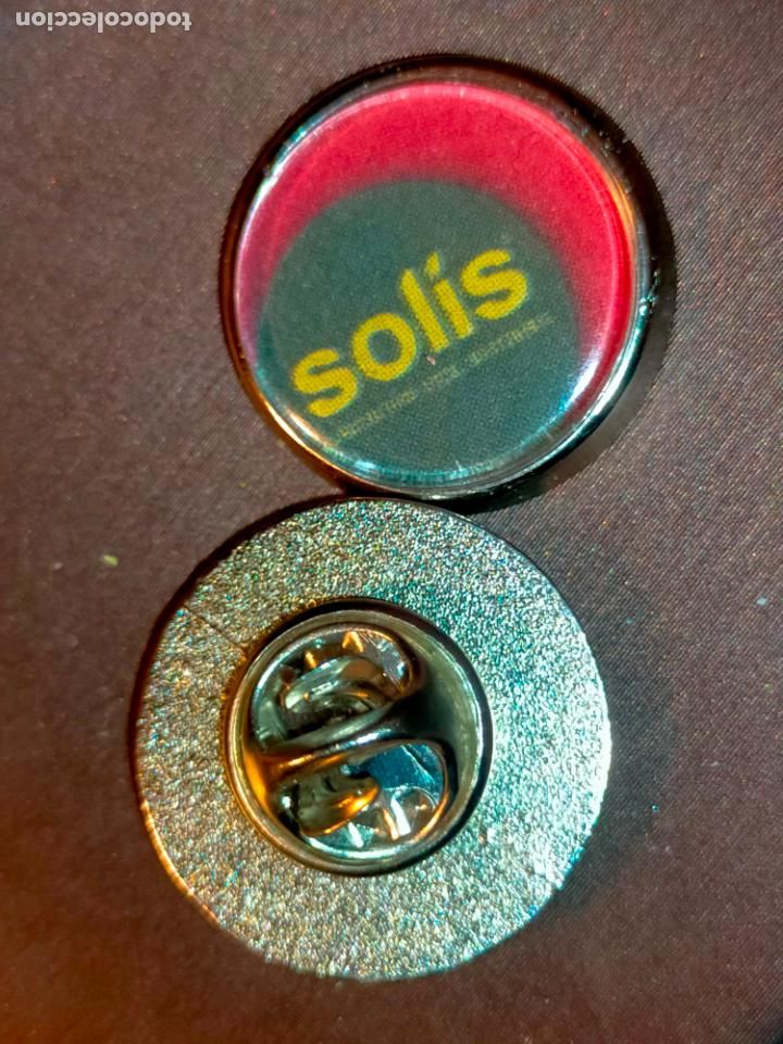 Collection pins: pin redondo metal - publicitario tomate solis