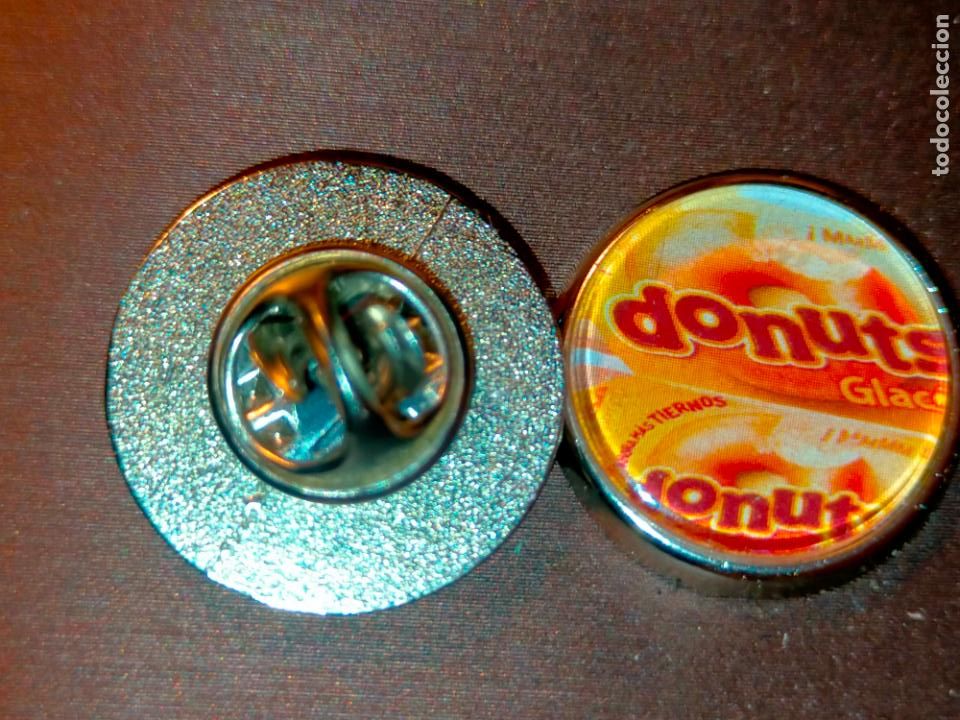 Sammlung von Pins: pin redondo metal - publicitario donuts