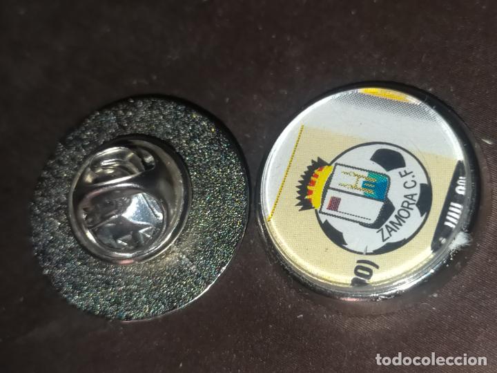 Pins de colecci&oacute;n: pin redondo metal - f&uacute;tbol club liga equipo zamora