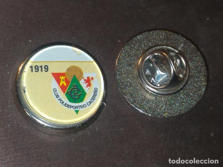Pins de colecci&oacute;n: pin redondo metal - f&uacute;tbol club liga equipo cacere&ntilde;o C&aacute;ceres