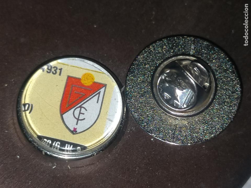 Pins de colecci&oacute;n: pin redondo metal - f&uacute;tbol club liga equipo real . Granada