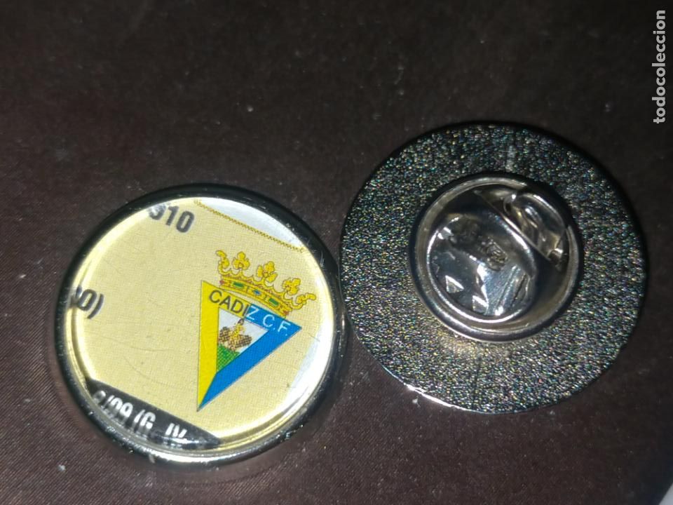 Pins de colecci&oacute;n: pin redondo metal - f&uacute;tbol club liga equipo real . C&aacute;diz